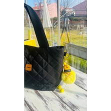 Peluş Örgü Şapkalı Anahtarlık, Papyonlu, Ponpon Ayaklı, Tüylü Kız Figürü Sarı Anahtarlık