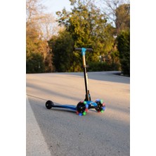 Scooter Yeni Leddy 3tekerli LED Işıklı 2+Yaş 50KILO Taşıma