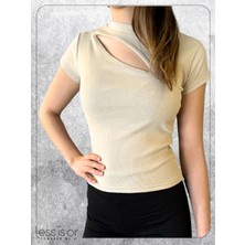 lessisor.co Pencereli Kısa Kollu Bej Renk Slim Tshirt