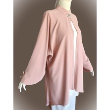 Broş Detaylı Pudra Rengi Dökümlü Abaya, Her Adımda Zarafet