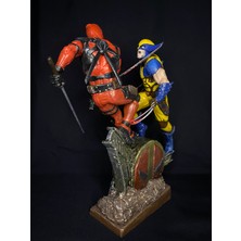 Deadpool vs Wolverine Diorama Figürü – El Yapımı Koleksiyonluk Marvel Sahnesi 30x25x7 cm (Bal Kervanı)