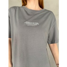T-921 Füme The Brand Yazılı Enjeksiyon Baskı Bisiklet Yaka Tişört