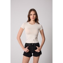 Kadın T-Shirt Likralı Slim Fit Kısa Kol Bisiklet Yaka Krem Rengi Basic - 2503