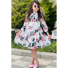 Kız Çocuk Yakası Bağlama Detaylı Üzeri Gül Desenli Piliseli Beyaz Elbise