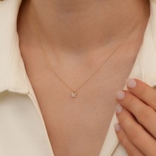 Luminis 14 Ayar Altın Taşlı Kelebek Kolye – Zarif Dönüşümün Simgesi