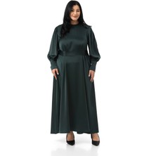 Disentis Modest Büyük Beden Büzgülü Kollu Kuşak Detaylı Uzun Saten Zümrüt Yeşili Elbise