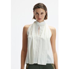 Yargıcı Kolsuz Dik Yaka Bağlamalı Bluz