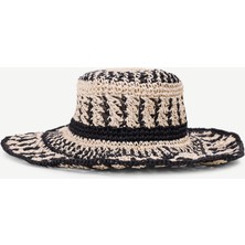 Yargıcı Örgü Detaylı Hasır Şapka