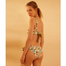 Yargıcı Fiyonk Detaylı Bikini Altı