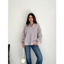 Kadın Gömlek Yaka Asimetrik Yırtmaç Kesim Cizgili Gri Bluz Gömlek