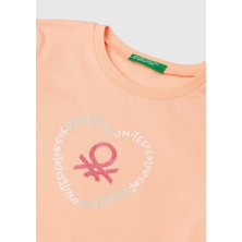 United Colors Of Benetton Kız Çocuk Yavruağzı Simli Benetton Logo Baskılı T-Shirt