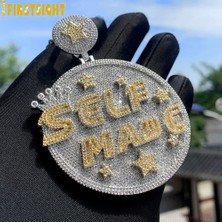 OEM 2024 Yen Buzlu Out Bling Yuvarlak Mektup Kolye Kolye Ayrıca Renk Cz Kübik Zirkon Rozet Charm Erkekler Modu Hip Hop Takı (Yurt Dışından)