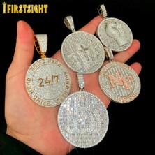OEM 2024 Yen Buzlu Out Bling Yuvarlak Mektup Kolye Kolye Ayrıca Renk Cz Kübik Zirkon Rozet Charm Erkekler Modu Hip Hop Takı (Yurt Dışından)