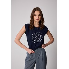 Kadın T-Shirt Lacivert Beli Lastikli Vatkalı Görünümlü Önü Nakışlı Basic - 2507