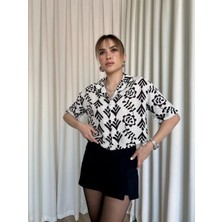Kazax Siyah Beyaz Baskılı Crop Gömlek