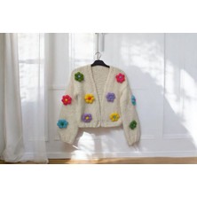 El Örgüsü Beyaz Renkli Çiçekli Moher Hırka