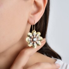 Nox Jewelry 14 Ayar Altın Kaplama Dokulu ve Taşlı Çiçek Tasarım Sallantılı Gümüş Küpe - E00290
