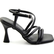 Siyah  Kadın Sandalet K05124002609