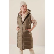 Kadın Çağla Yeşili Sabit Kapüşonlu Astarlı Uzun Şişme Yelek HZL22W-BD151401