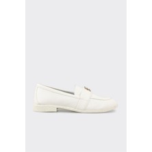 Elle Kadın Beyaz Loafer Ayakkabı Düz Topuk ve Kauçuk Taban ile Şık Günlük Seçim