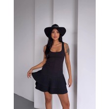 Kadın Siyah Pileli Şortlu Mini Elbise HZL25S-FRY122991