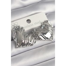 Skygo Pirinç Gümüş Renk İşlemeli Kalp Model Kadın Küpe - TJ-BKP10224