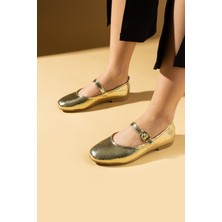 Pembe Potin Kroko Desenli Tokalı Rahat Kalıp Kadın Babet 57-52-25YILAN