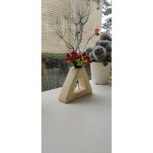 Merts Atelier Sarı Üçgen Vazo