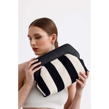 Heybes Kadın Siyah Çizgi Desenli Kanvas Clutch El Çantası