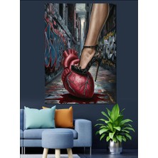 Kadının Ayaklarındaki Aşk Dekoratif Kanvas - Mdf Ahşap Tablo