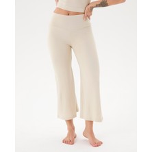 Ayma Active Kadın Krem Kapri Flow Şortlu Pantolon - Çift Kat Korsajlı, İç Şort Katmanlı, Kapri Boy, Normal Bel, Pilates, Yoga, Günlük ve Spor Aktiviteleri İçin Hafif ve Rahat Pantolon