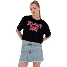 Kadın Oversize Yazı Baskılı Kısa Siyah Crop Tişört