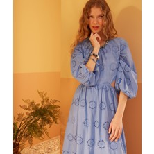 Yargıcı Sırt Detaylı Elbise