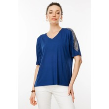 Desen Triko Kadın V Yaka Omuzları Taşlı Penye T-Shirt 25754 Haki