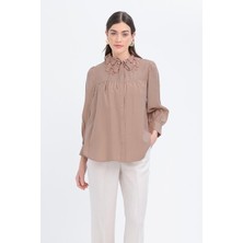 Vizon-Fisto Yaka Detaylı Büzgülü Gömlek