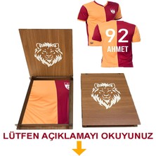 Galatasaray Lisanslı Kişiye Özel Isim ve Numara Baskılı Forma Aslan Ahşap Kutulu