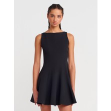 91446 Kayık Yaka Godeli Mini Elbise-Siyah