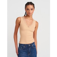 Dilvin 31778 Dantel Detaylı Top-Bej