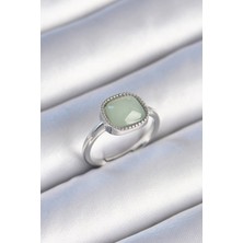 Clariss Pirinç Gümüş Renk Yeşil Kare Mineli Kadın Yüzük