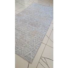70 x 140 Dijital Baskılı Modern Gri Geometrik Desenli Yolluk – Kaymaz Tabanlı, Silinebilir, Ince Dokulu Halı