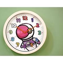Duvar Saat Astronot Pvc 33 x 33 x 4 cm  Pembe Rengarenk Rakamlı Analog Dekoratif Uzay Hediyelik 1 Adet