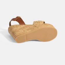 Desa Kadın Kahve Toka Aksesuarlı Deri Detaylı Slingback Dolgu Topuklu Sandalet