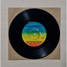Belkıs Ünlüses - Aşkı Bir Oyun Sandım - Aşkı Tanımıyorum - 1973 - Dönem Baskı Plak - 45LIK - Kırkbeşlik