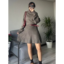 Kadın Kahverengi Kalın Kışlık Kazak ve Pileli Mini Etek Ikili Takım Pamuk Kışlık Boğazlı Alt Üst Triko Takım