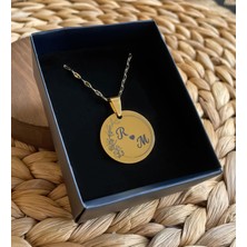 Kişiye Özel Çift Harf Detaylı Gold Yuvarlak Çelik Kolye