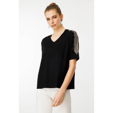 Desen Triko Kadın V Yaka Omuzları Taşlı Penye T-Shirt Siyah