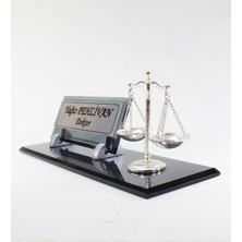 Art Online Avukat Krom Terazili Cam Masaüstü Isimlik Avukat Isimlik