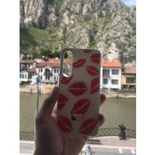 Samsung Galaxy S24 Fe Uyumlu Kılıf Öpücük Dudak Desenli Simli Parıltılı Dökülmez Taşlı Kapak