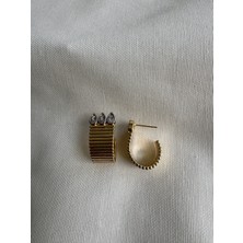 Mrs Modeli Taşlı Tırtıklı Küpe