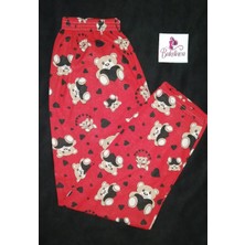 Bukadınca Kırmızı Kumaş Üzerinde Ayıcık Desenli Pijama Altı